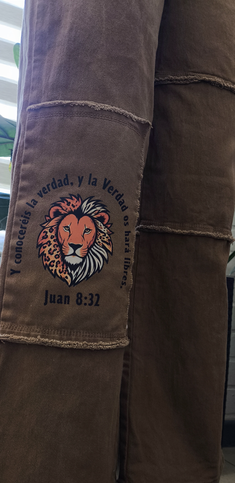 Pantalón Intervenido Estampado Evangelio