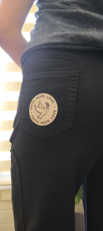 Pantalón Intervenido Estampado Evangelio