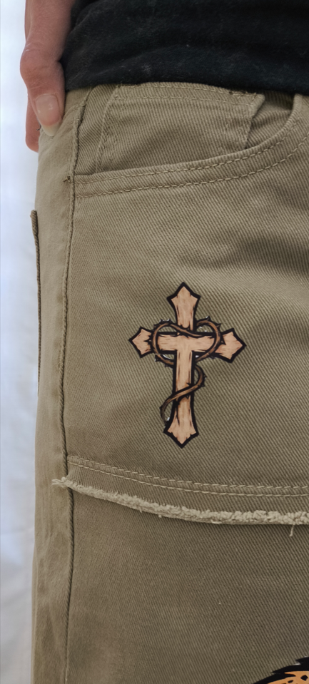 Pantalón Intervenido Estampado Evangelio